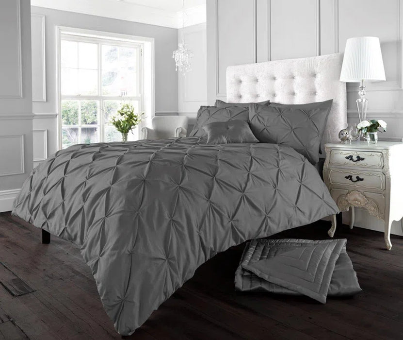 Solid Colour Pintuck Duvet Cover Set with Pillowcases in Cotton Blend