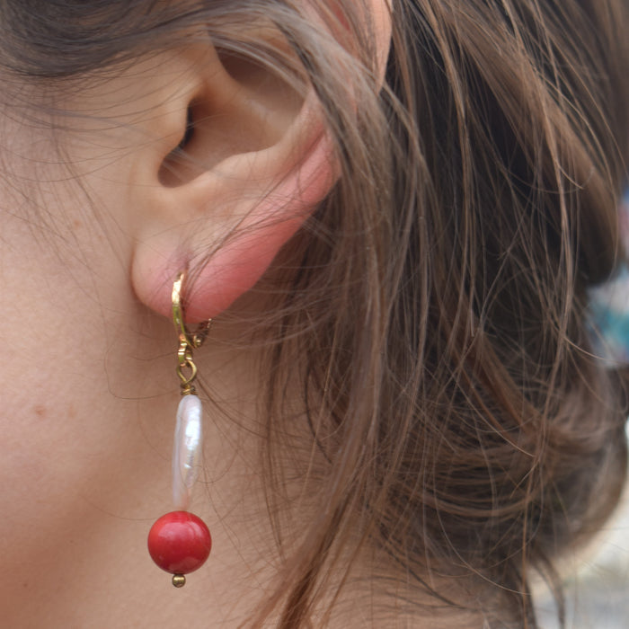 Freshwater Pearl & Coral Earrings – Gold Huggie Hoops with Red Accent - Samanta Factory