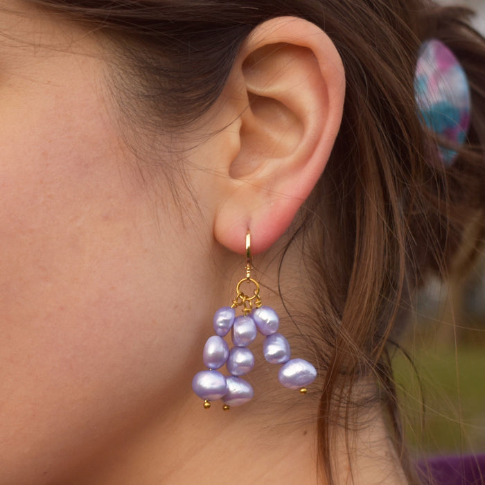 Lilac Pearl Earrings with Minimalist Freshwater Pearls - Samanta Factory