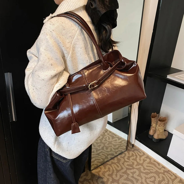Stylish Vegan Leather Tote Bag with Tassel Detail and Spacious Interior - Samanta Factory