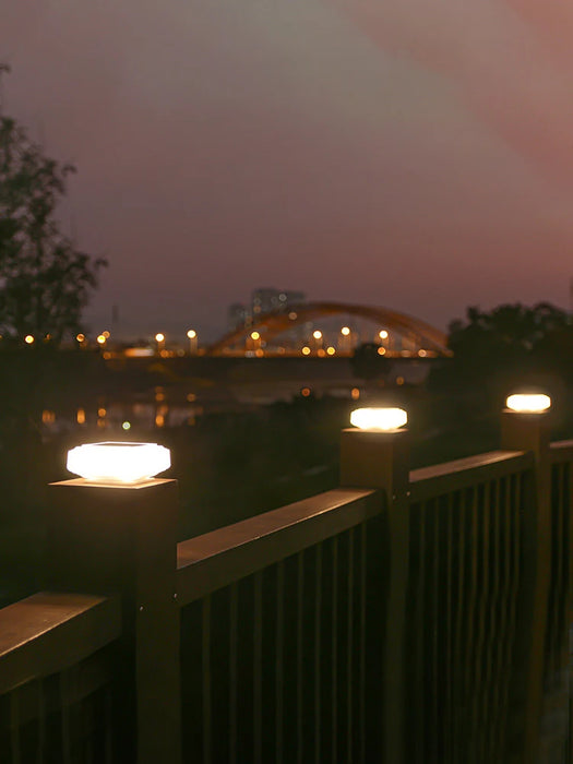 Solar Column Headlight – Waterproof LED Outdoor Lamp with Intelligent Light Control