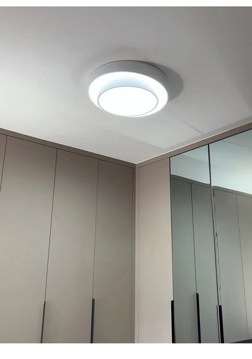 Modern LED Ceiling Light – Dimmable Remote-Control Fixture for Home & Office