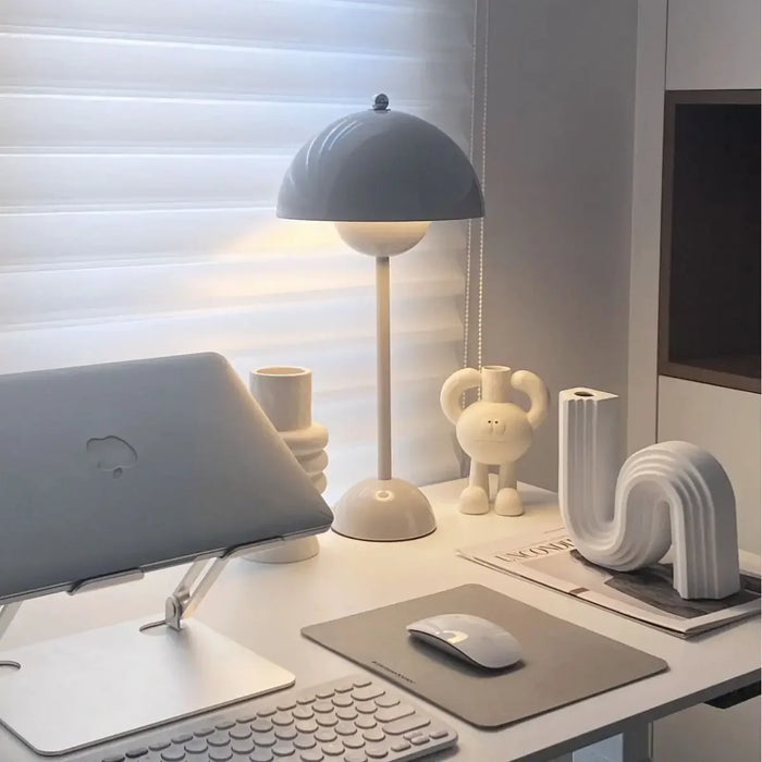 Flower Bud Desk Lamp – Touch-Controlled LED Light with Dimmable Brightness - Samanta Factory