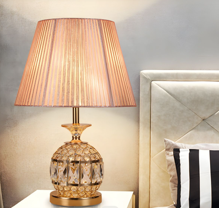 Pineapple Nightstand Lamp – Faceted Crystal 1-Head Reading Light in Gold - Samanta Factory