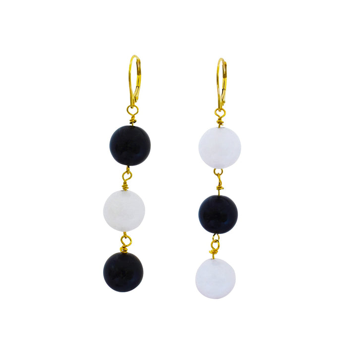 White Agate & Black Onyx Earrings – Elegant Yellow Gold Vermeil Dangle Design - Samanta Factory